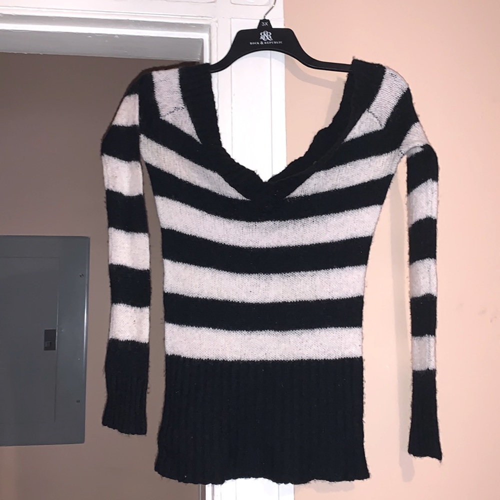 DOKI GEKI SWEATER Size M Black/White Stripes EUC Women’s V-Neck Front/Back Off